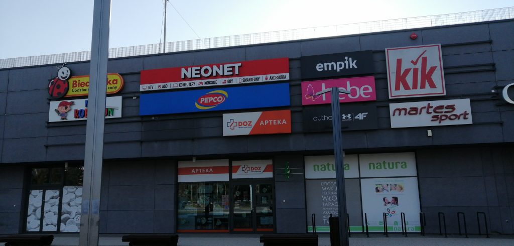 Montaż kasetonów Led, liter przestrzennych, reklam świetlnych, neonów