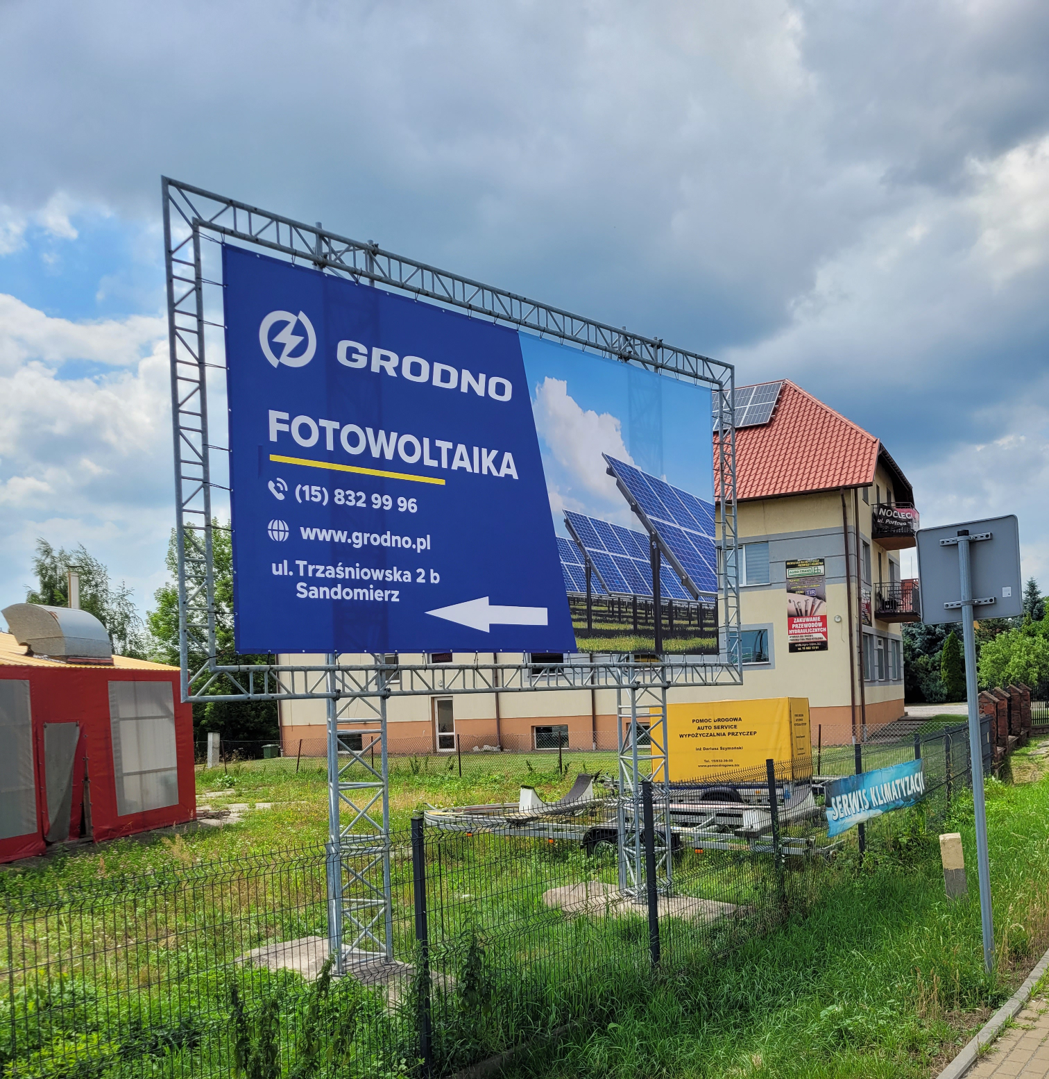 Montaż reklam, bilbordów
